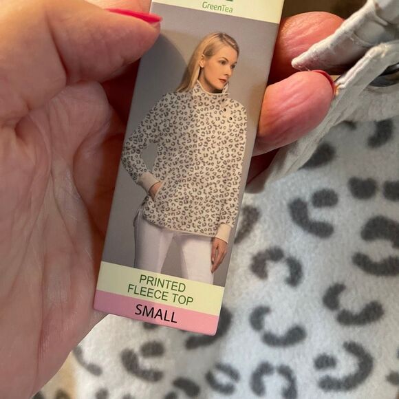 Green Tea NWT size S Khaki Leopard fleece pullover. - Picture 2 of 13